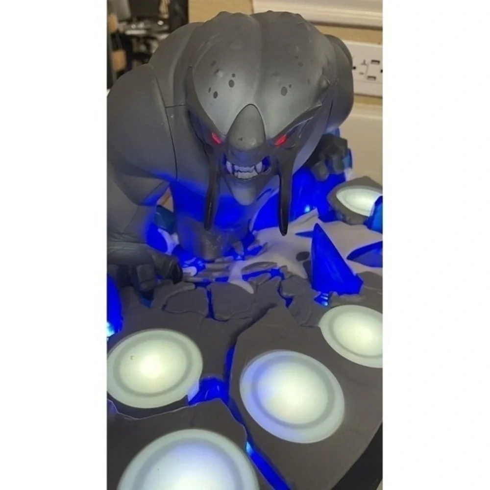 Disney‎ Infinity 2.0 Marvel Frost Giant Beast Base Stand w/ 7 Figures Light Up